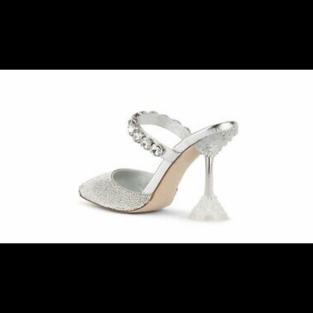 Jeffery Campbell - Picture 2 of 4